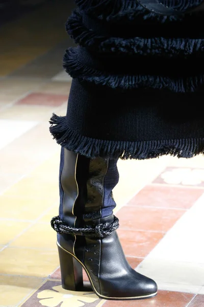 Look 15
